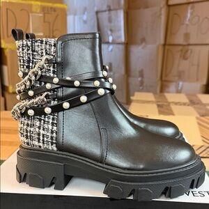 Nine West Black Leather Tweed Pearl-Accent Combat Boots